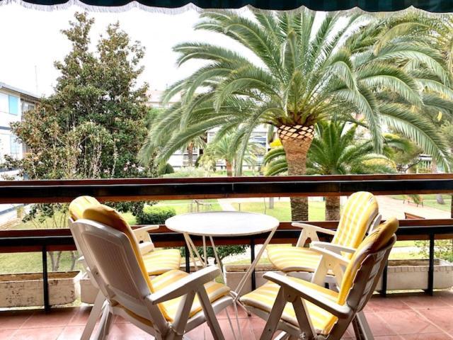 Apartamento Book Ibiza Salou Exterior foto